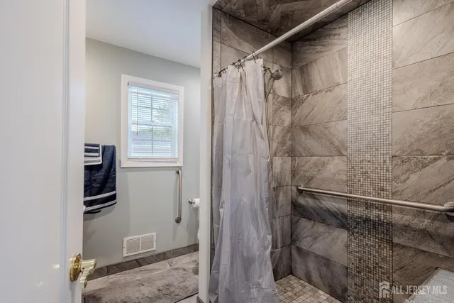 $550,000 | 250 Whittier Avenue, Dunellen, NJ 08812