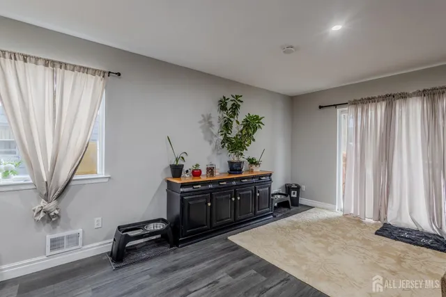 $550,000 | 250 Whittier Avenue, Dunellen, NJ 08812