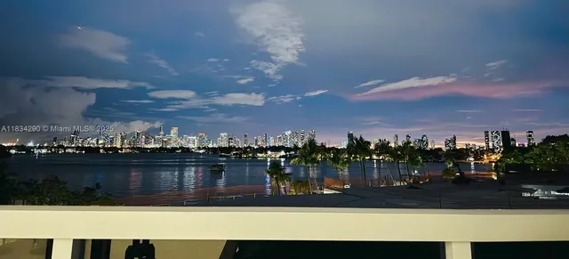 $2,100,888 | 9 Island Avenue, Unit 406, Miami Beach, FL 33139