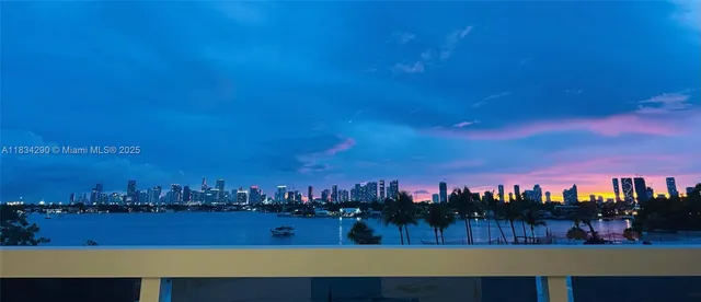 $2,100,888 | 9 Island Avenue, Unit 406, Miami Beach, FL 33139