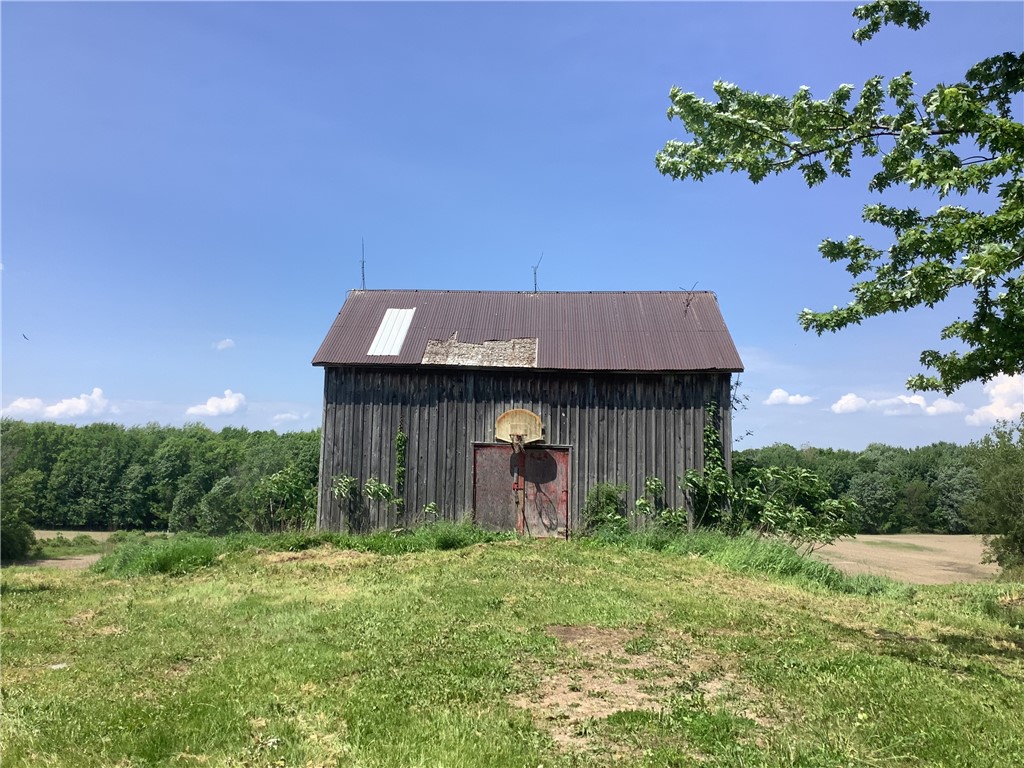 14797 East County House Road Albion, NY 14411 - Photo 10 of 15 30' x 36' Barn