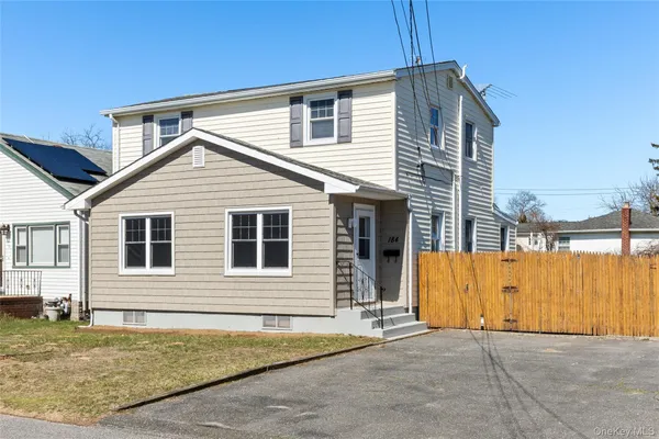 $785,000 | 184 Dallas Street, Lindenhurst, NY 11757