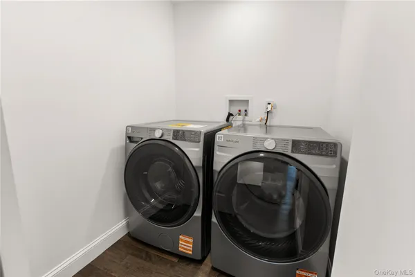 $785,000 | 184 Dallas Street, Lindenhurst, NY 11757