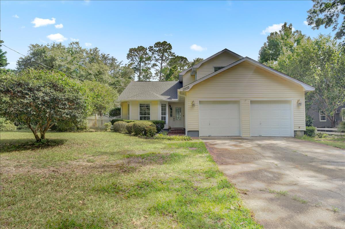 2919 Holley Point Road Navarre, FL 32566 - Photo 2 of 41 Gallery Image 2