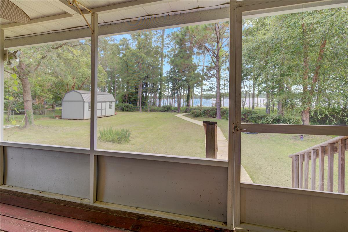 2919 Holley Point Road Navarre, FL 32566 - Photo 15 of 41 Gallery Image 15
