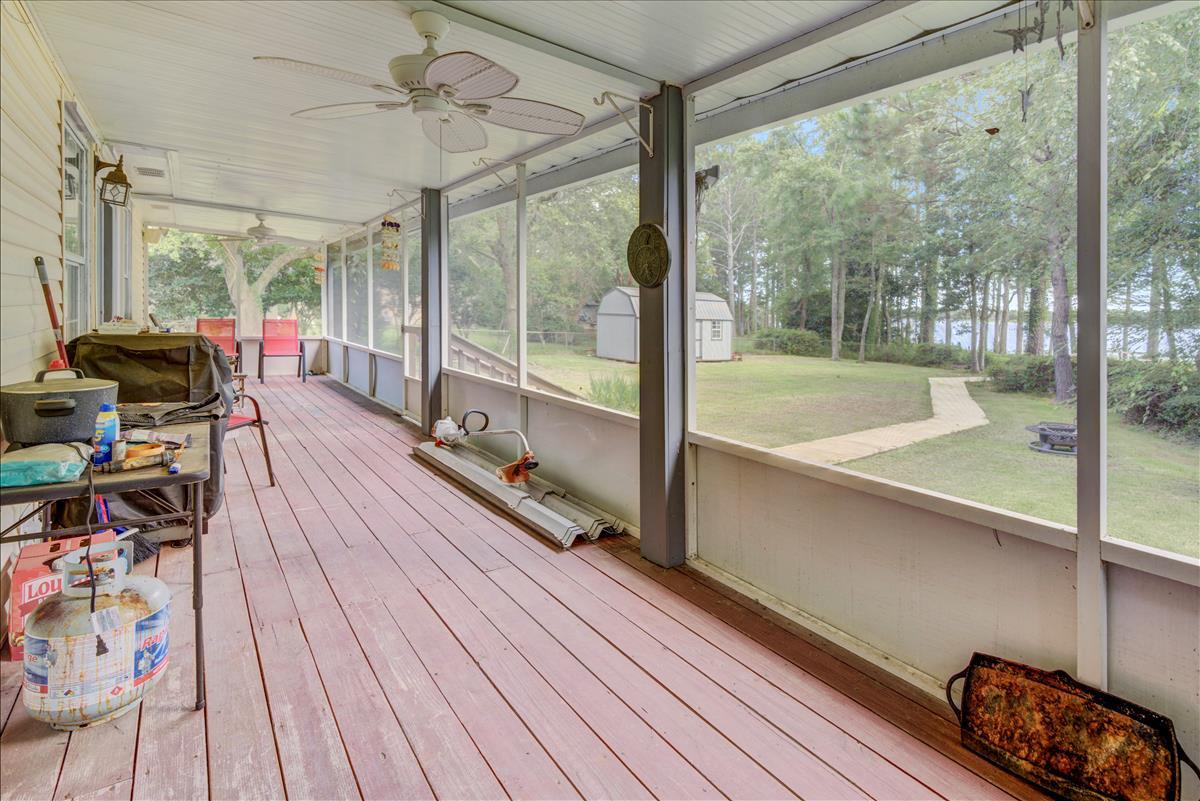 2919 Holley Point Road Navarre, FL 32566 - Photo 17 of 41 Gallery Image 17