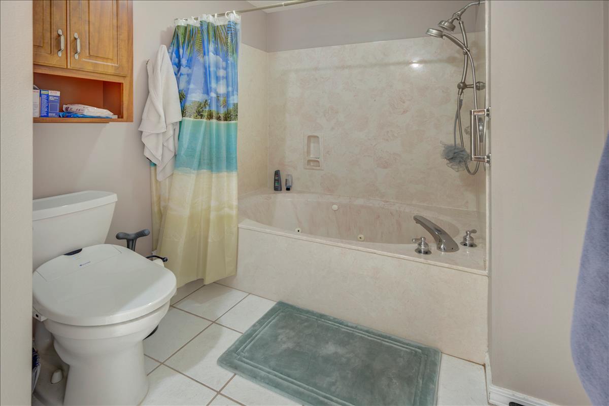 2919 Holley Point Road Navarre, FL 32566 - Photo 18 of 41 Gallery Image 18