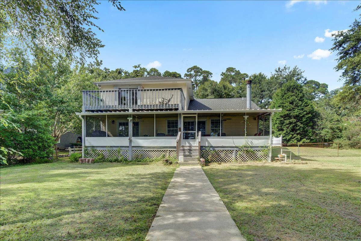 2919 Holley Point Road Navarre, FL 32566 - Photo 3 of 41 Gallery Image 3