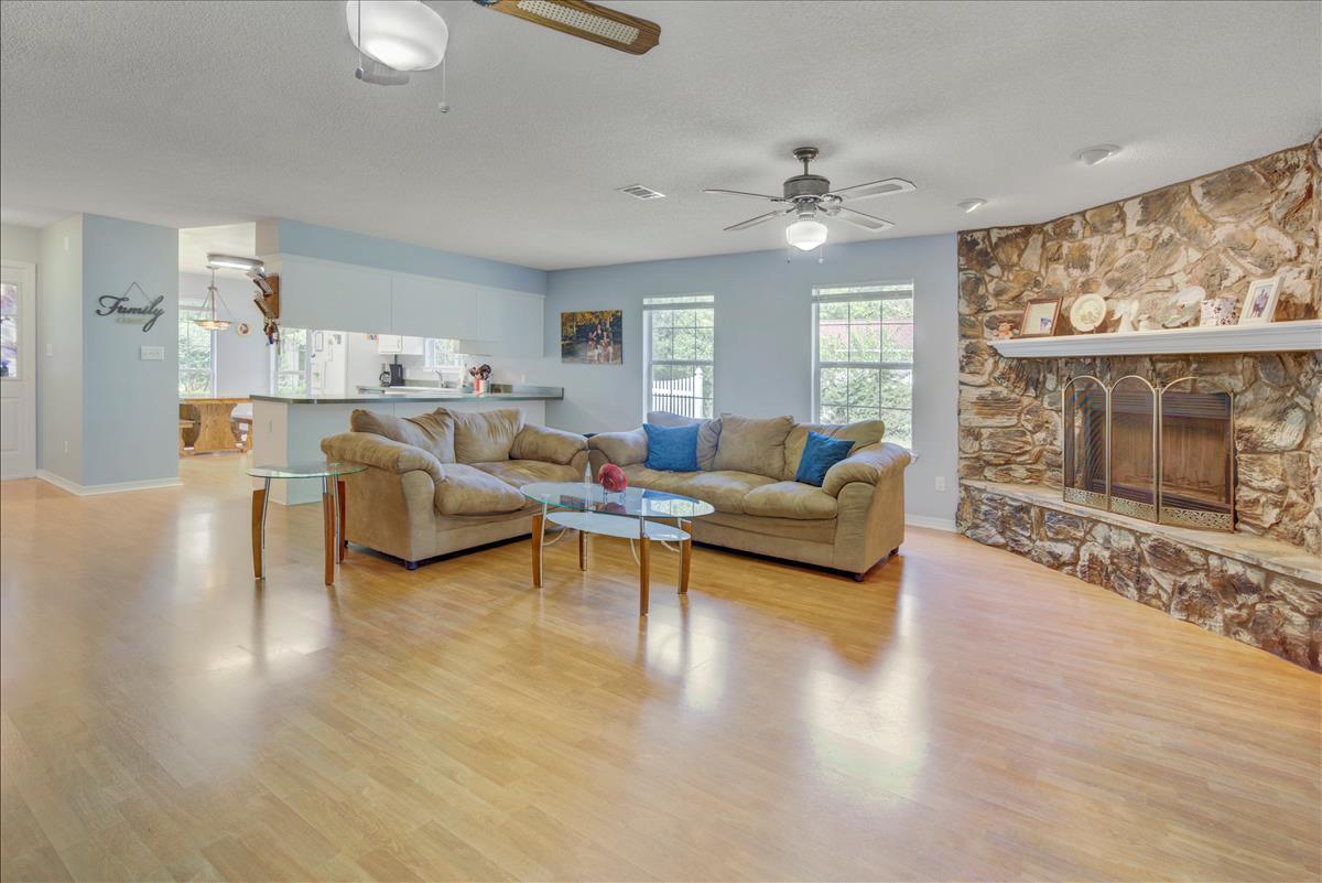 2919 Holley Point Road Navarre, FL 32566 - Photo 22 of 41 Gallery Image 22