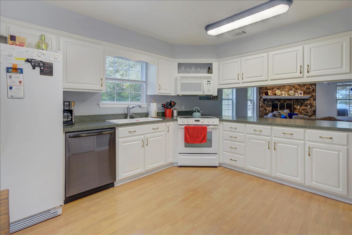 2919 Holley Point Road Navarre, FL 32566 - Photo 28 of 41 Gallery Image 28
