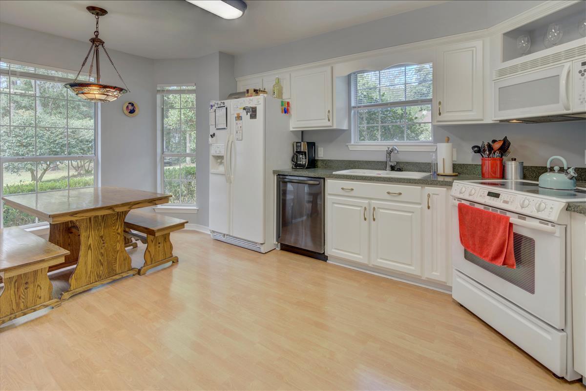 2919 Holley Point Road Navarre, FL 32566 - Photo 30 of 41 Gallery Image 30
