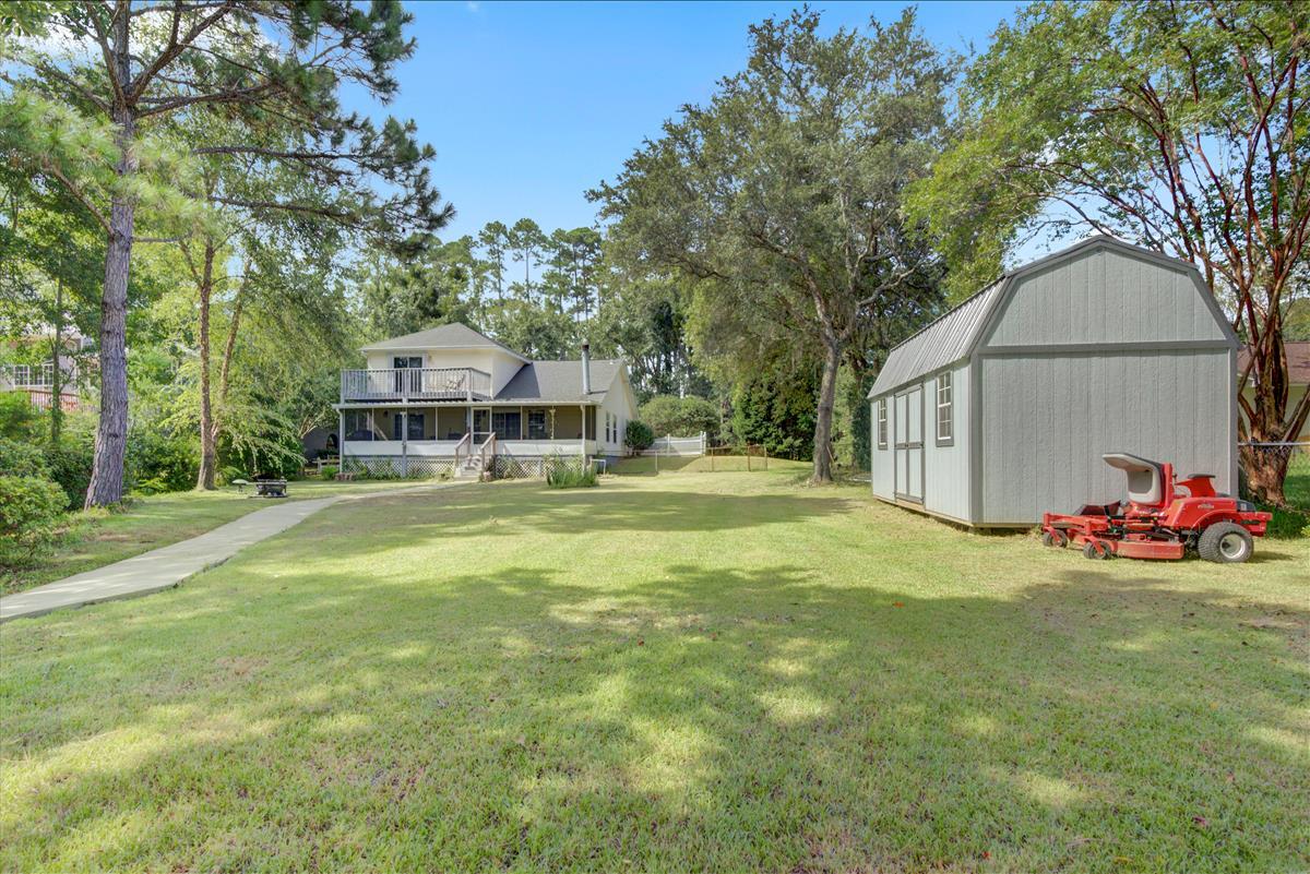 2919 Holley Point Road Navarre, FL 32566 - Photo 4 of 41 Gallery Image 4