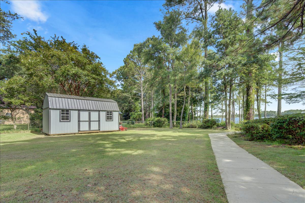 2919 Holley Point Road Navarre, FL 32566 - Photo 8 of 41 Gallery Image 8