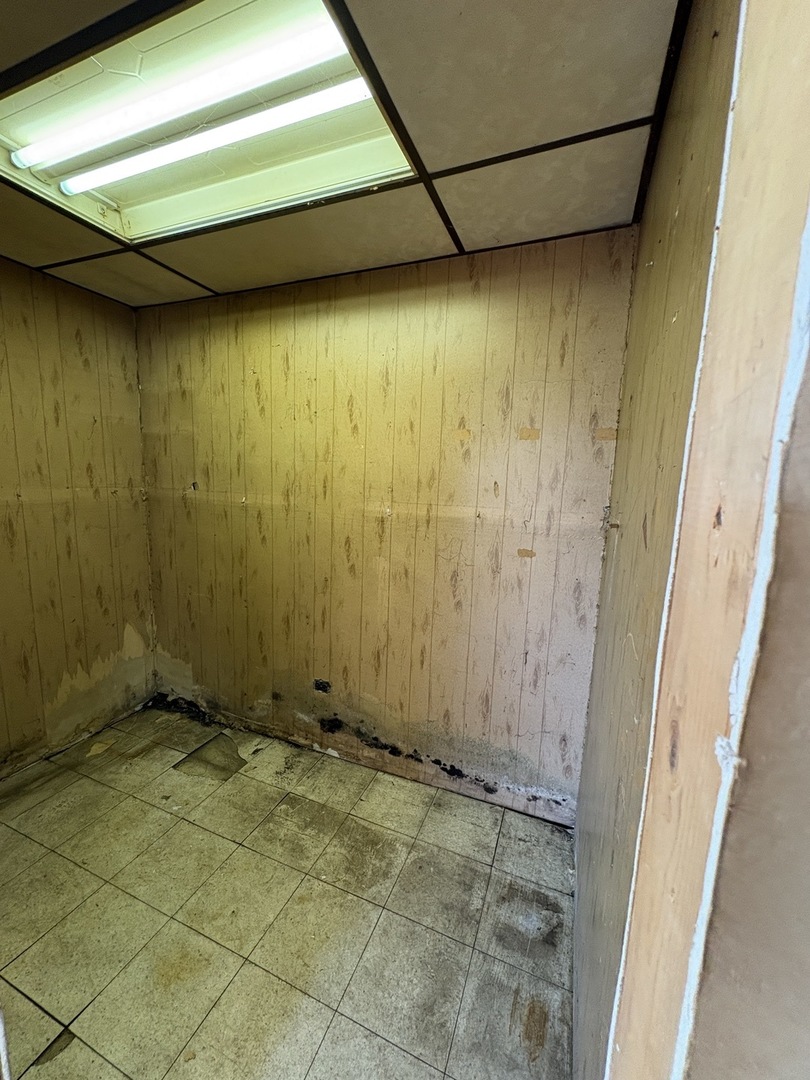 17226 Community Street Lansing, IL 60438 - Photo 18 of 24 a view of a room