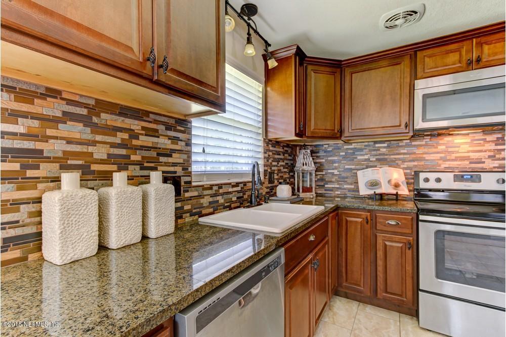 6618 West Fincannon Road Jacksonville, FL 32277 - Photo 11 of 38 Rave Home staging in jacksonville fl (11