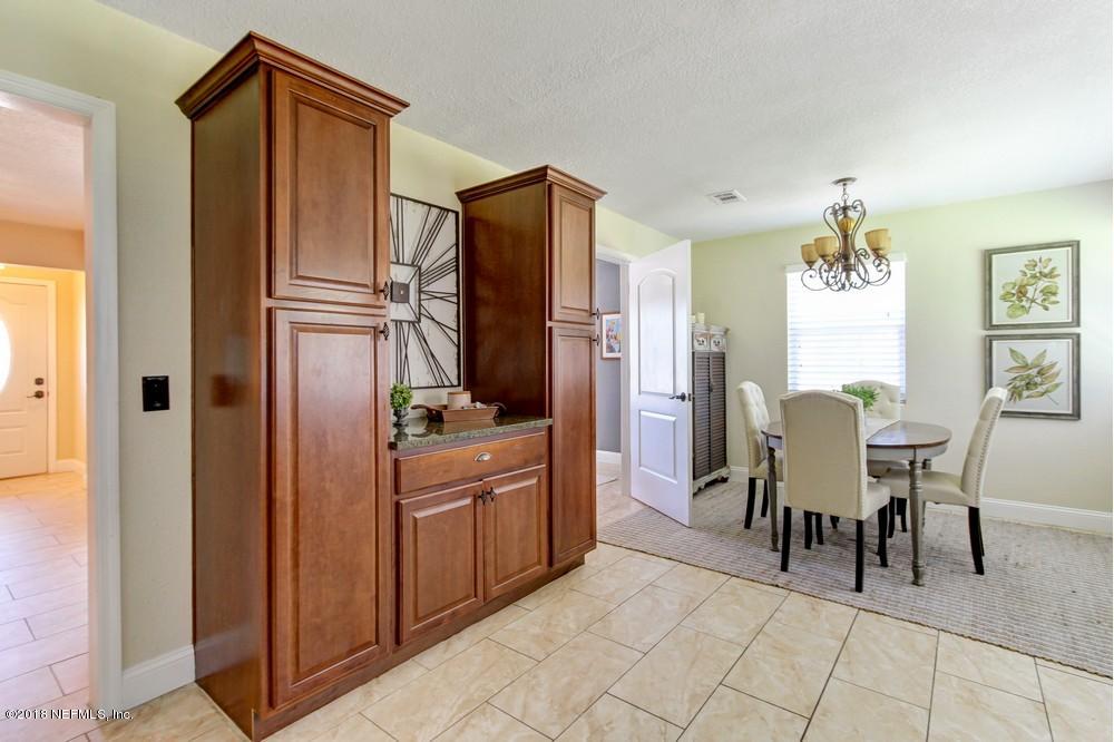 6618 West Fincannon Road Jacksonville, FL 32277 - Photo 13 of 38 Rave Home staging in jacksonville fl (13