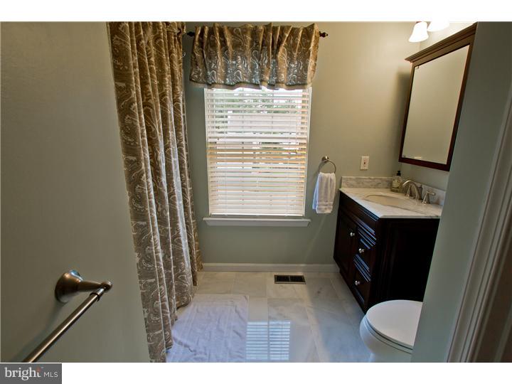 331 Sapling Way Atco, NJ 08004 - Photo 14 of 25 Bathroom