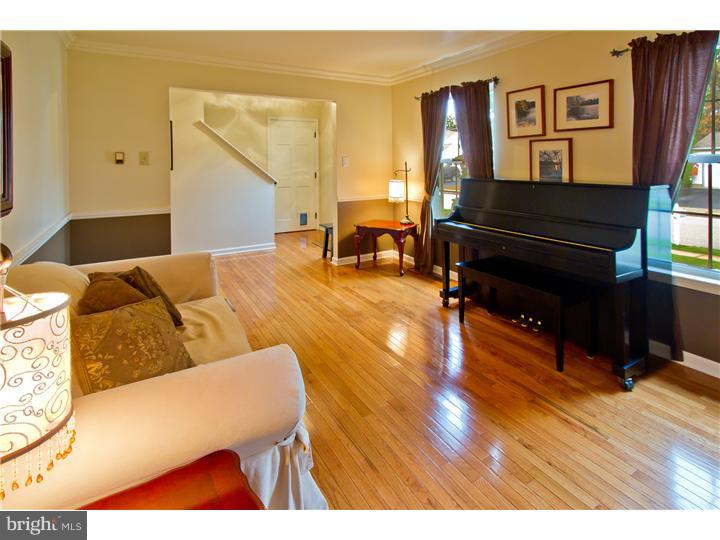 331 Sapling Way Atco, NJ 08004 - Photo 9 of 25 Living Room