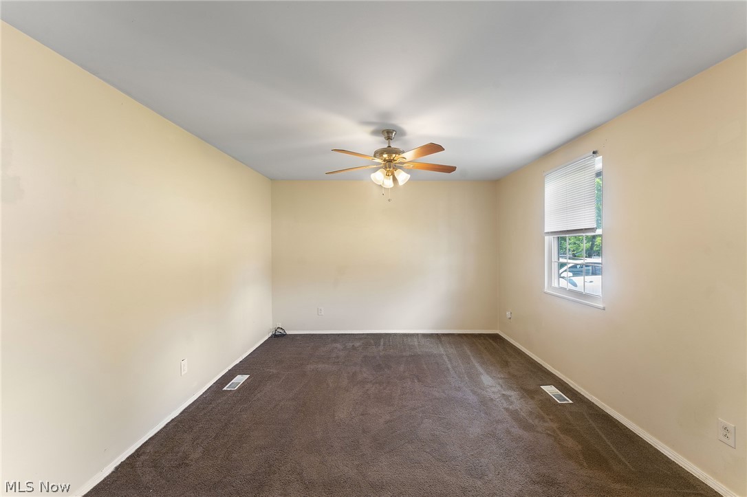 2494 North Road Southeast Warren, OH 44484 - Photo 9 of 21 Gallery Image 9
