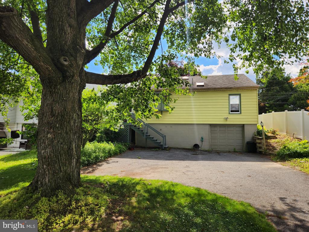 341 North Broad Street Lititz, PA 17543 - Photo 6 of 25