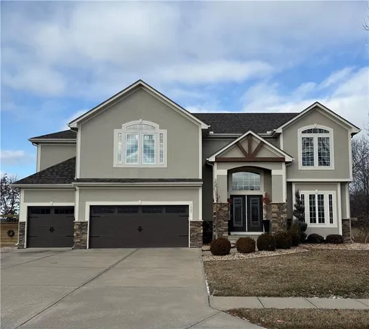 $625,000 | 1409 Southeast Woodbine Drive, Blue Springs, MO 64014
