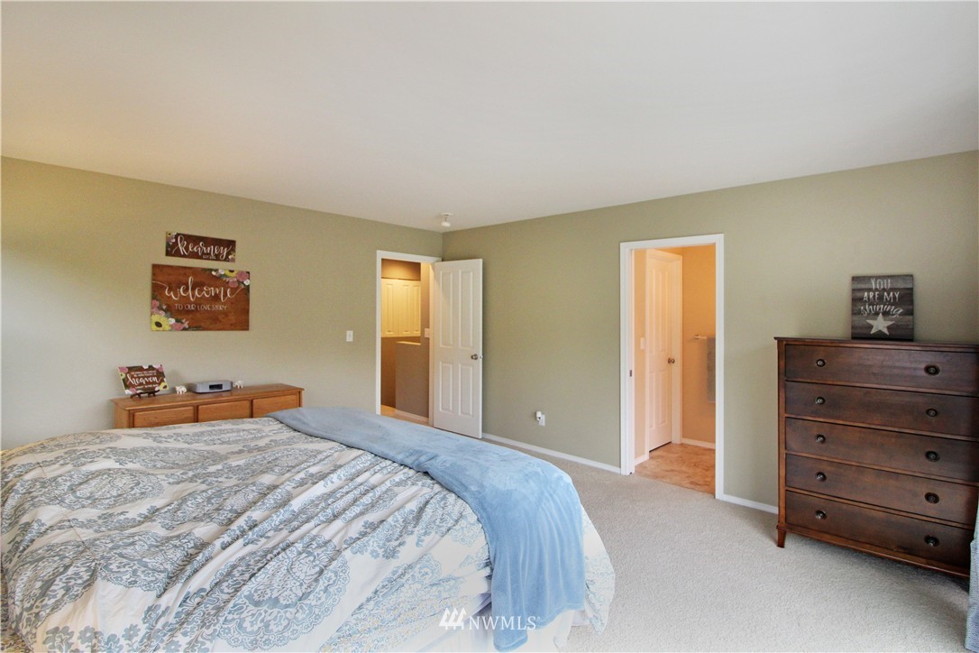 28082 Maple Ridge Way Southeast Maple Valley, WA 98038 - Photo 12 of 24