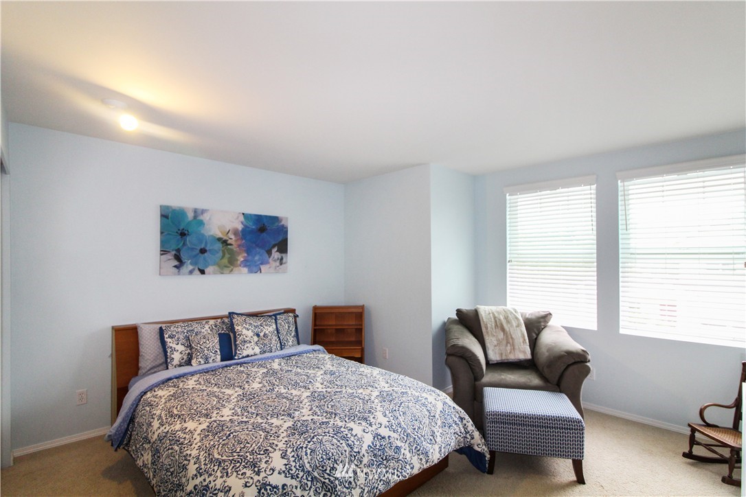 28082 Maple Ridge Way Southeast Maple Valley, WA 98038 - Photo 16 of 24