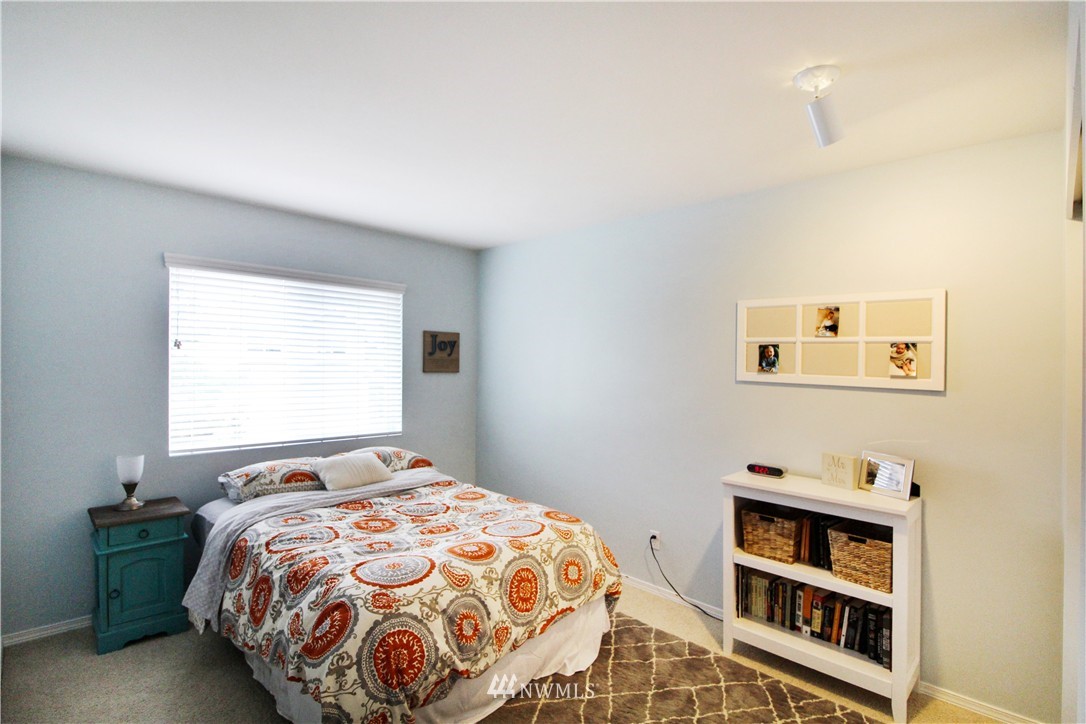 28082 Maple Ridge Way Southeast Maple Valley, WA 98038 - Photo 17 of 24