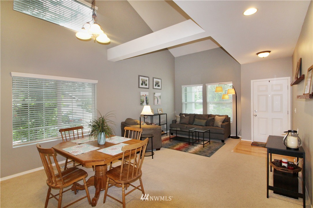 28082 Maple Ridge Way Southeast Maple Valley, WA 98038 - Photo 4 of 24