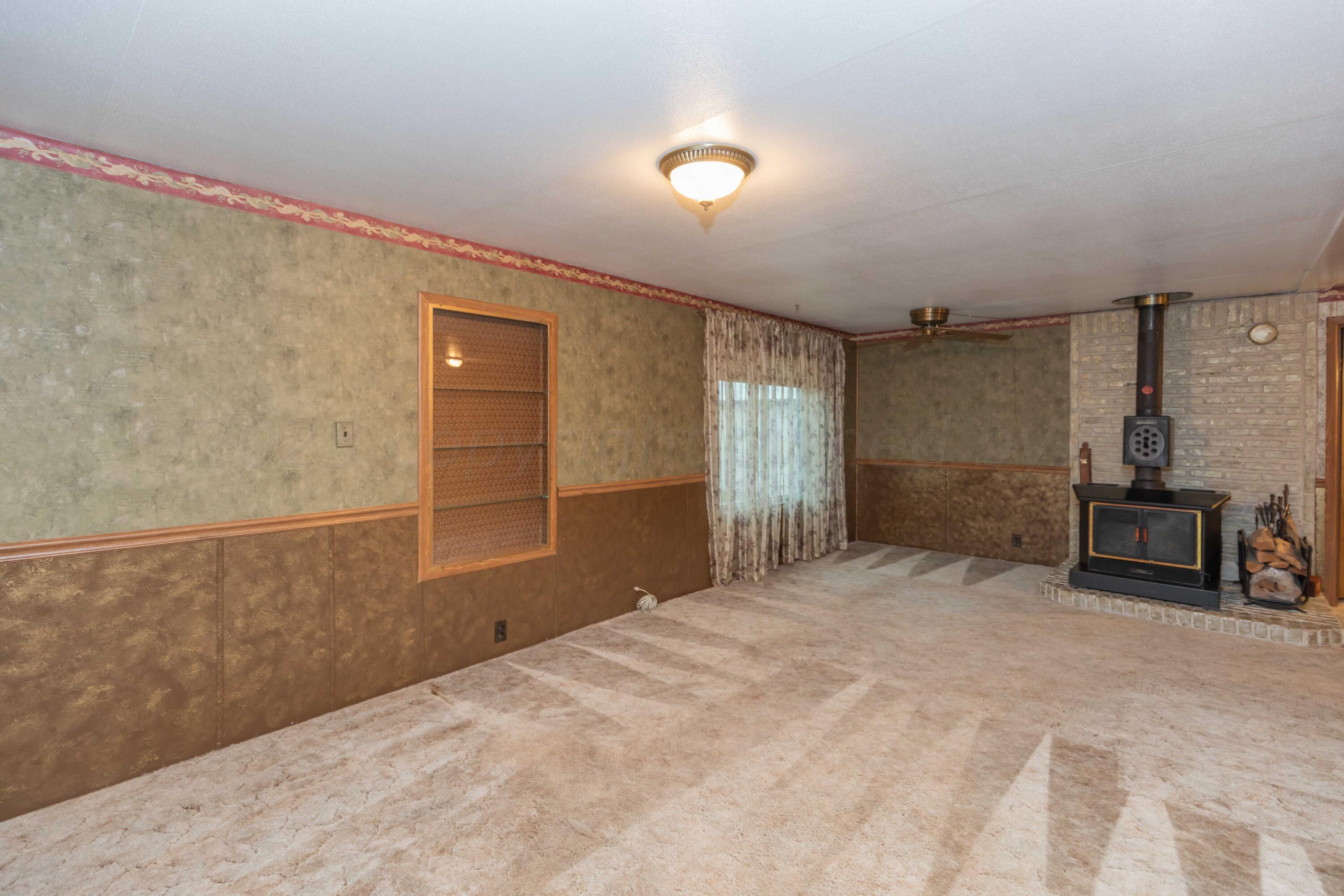 15700 Cavin Road Amarillo, TX 79119 - Photo 11 of 54 LIVING ROOM VIEW 4