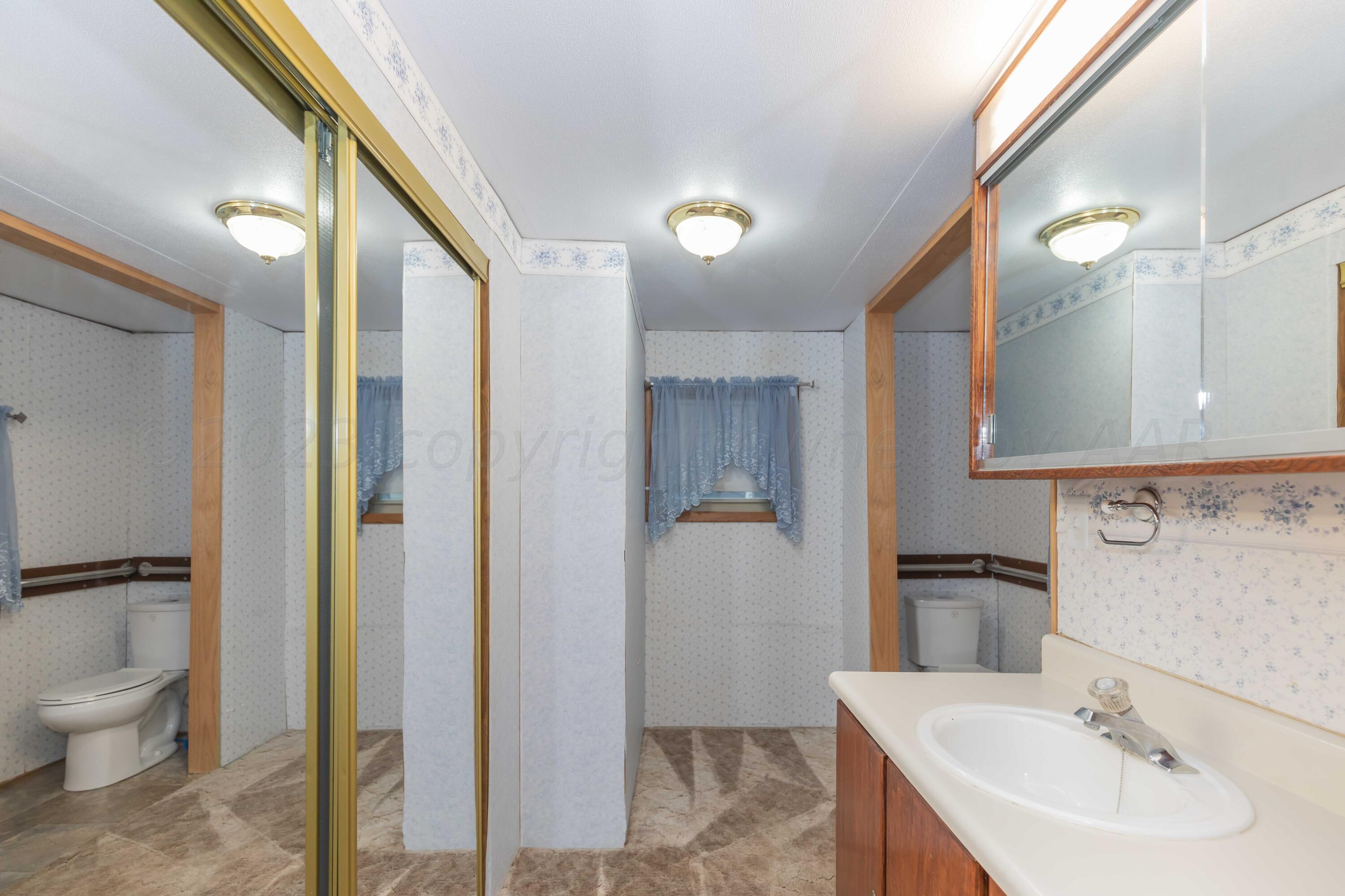 15700 Cavin Road Amarillo, TX 79119 - Photo 24 of 54 MASTER BATH VIEW 2