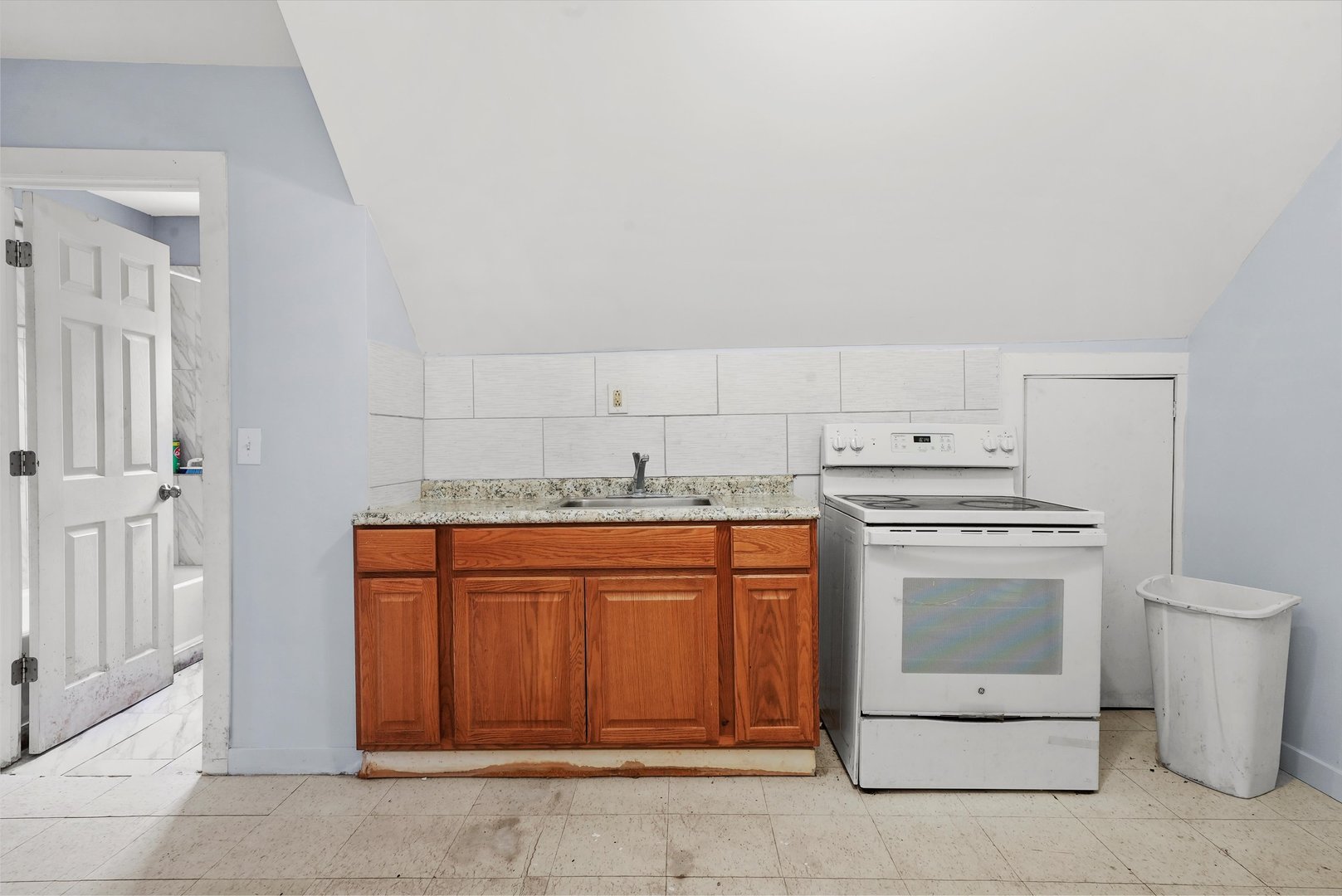 5014 South Paulina Street Chicago, IL 60609 - Photo 28 of 38 a utility room with dryer and washer