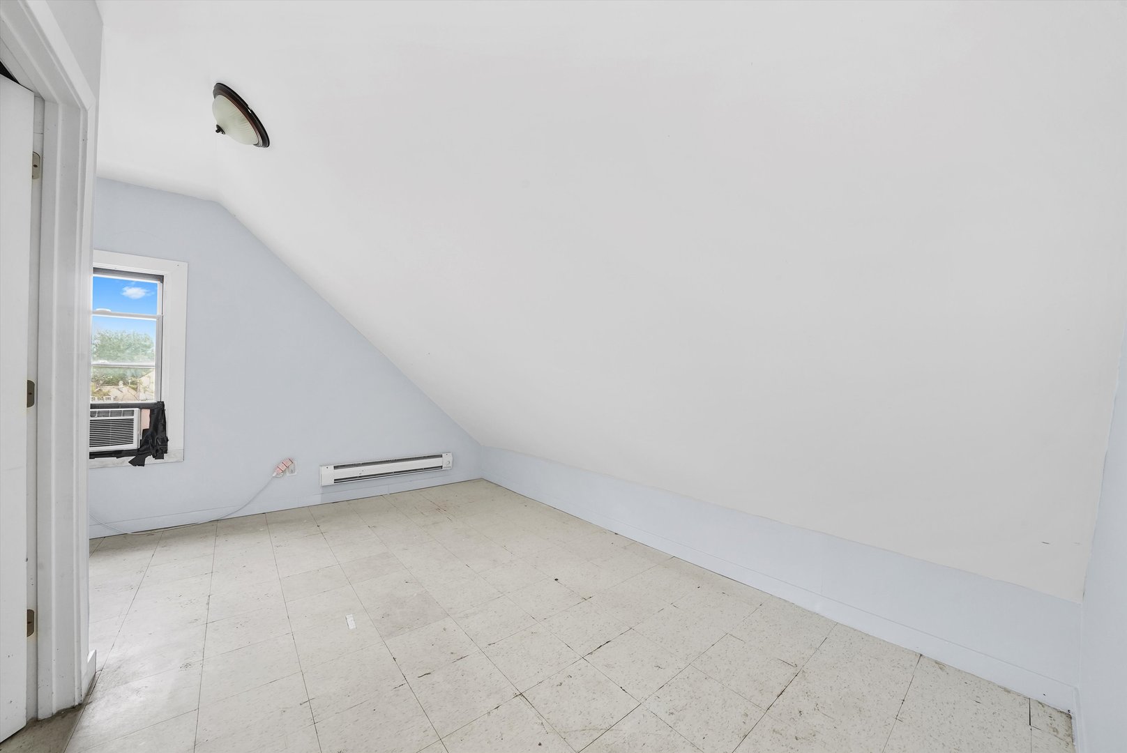 5014 South Paulina Street Chicago, IL 60609 - Photo 32 of 38 a view of room with window