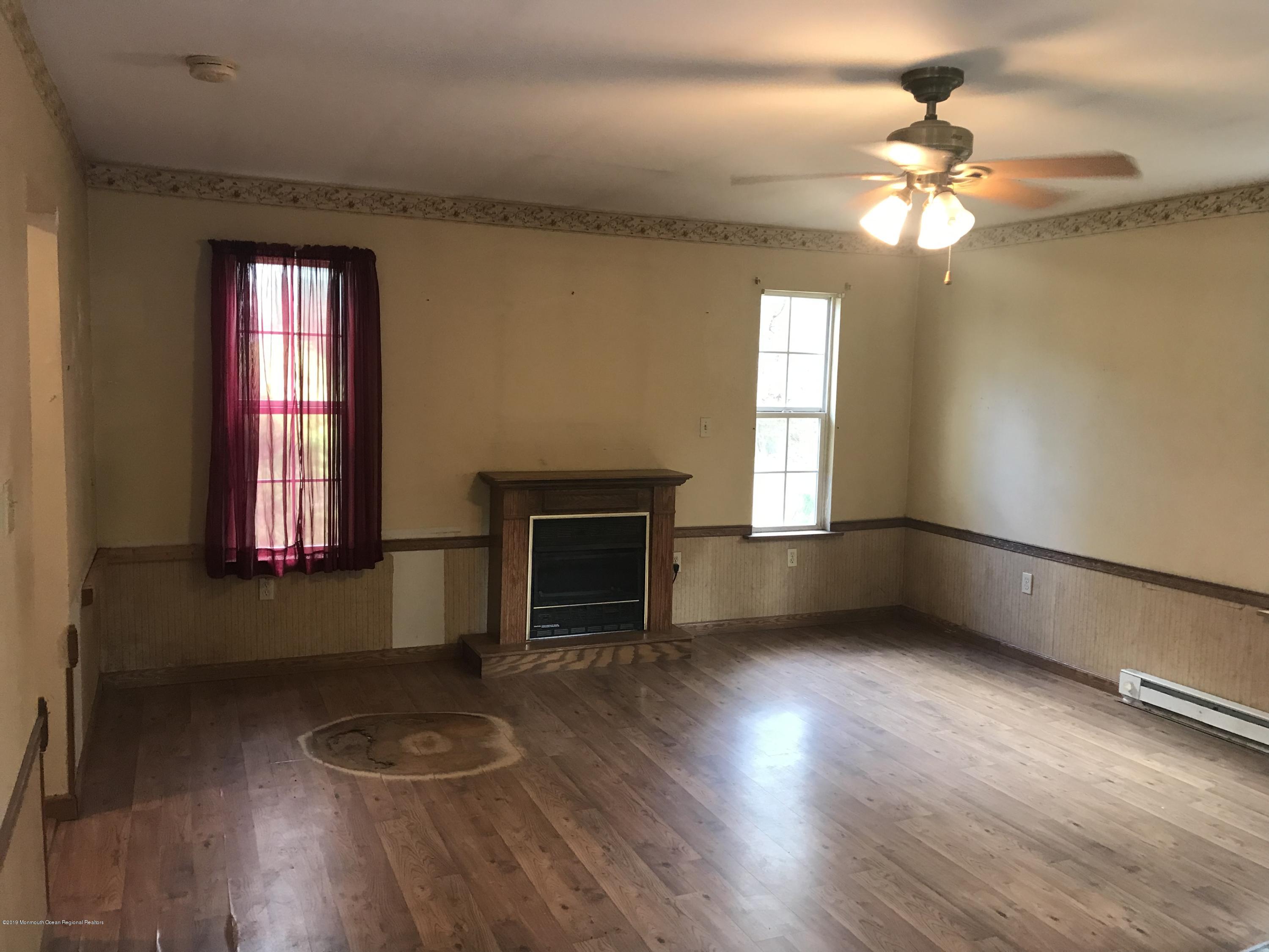 308 Grawtown Road Jackson, NJ 08527 - Photo 12 of 37 481D1A8B-2087-4CBD-B7FC-3C3A5AF02E7E