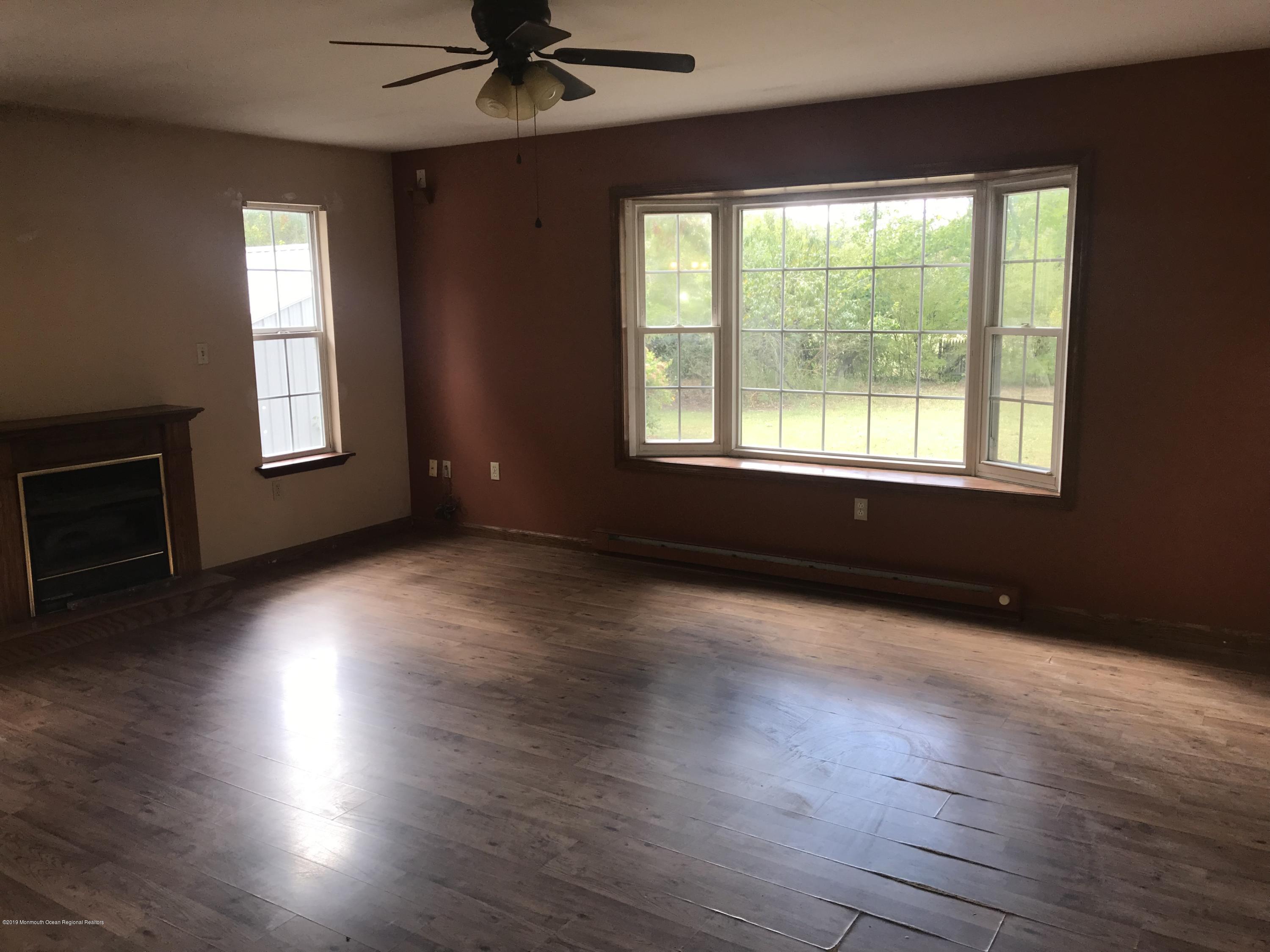 308 Grawtown Road Jackson, NJ 08527 - Photo 8 of 37 B8E89673-5DC7-4F2A-A841-7AEE91540799