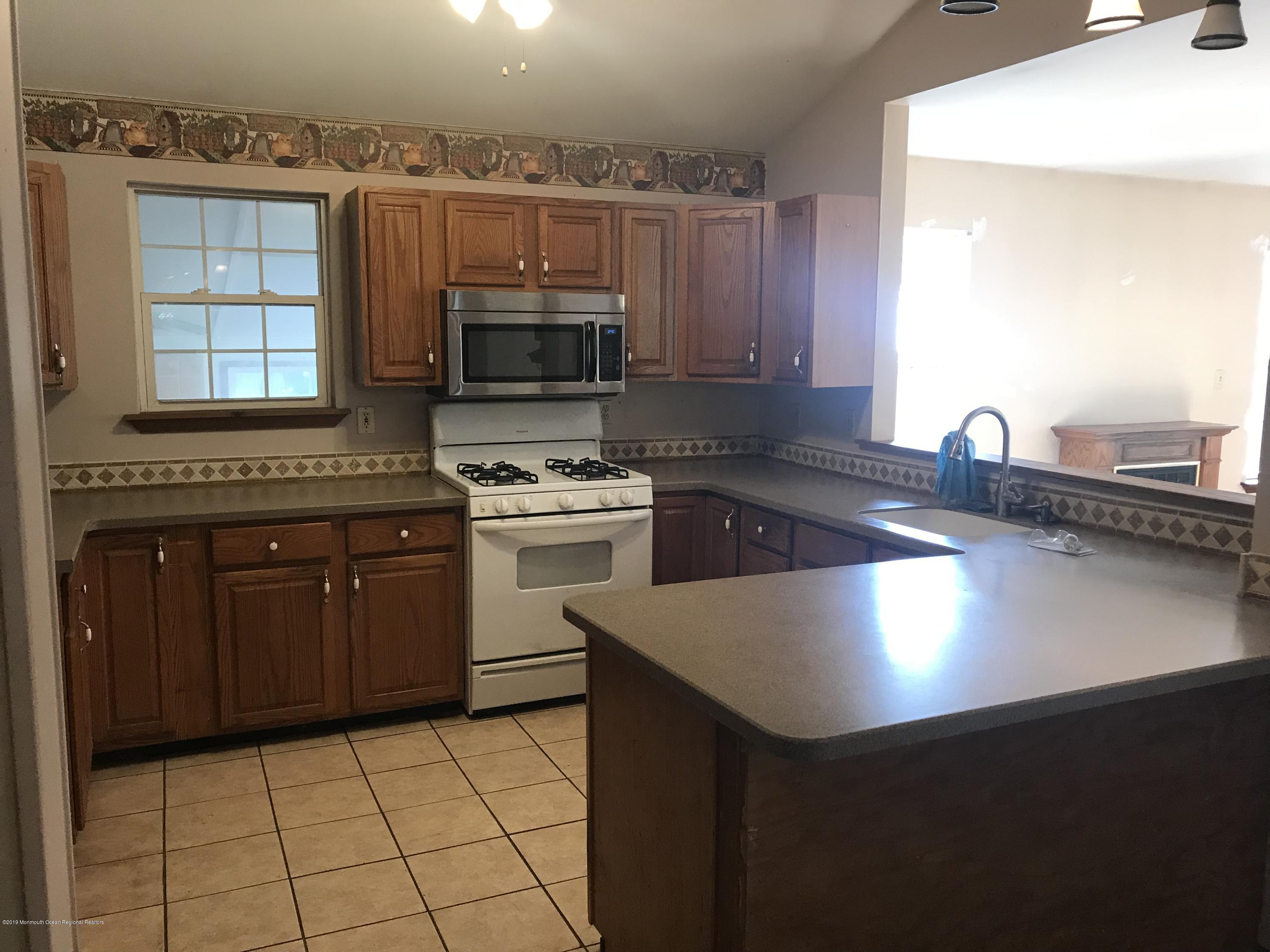 308 Grawtown Road Jackson, NJ 08527 - Photo 10 of 37 44B67EC4-2077-458B-9F46-3878D64DF329