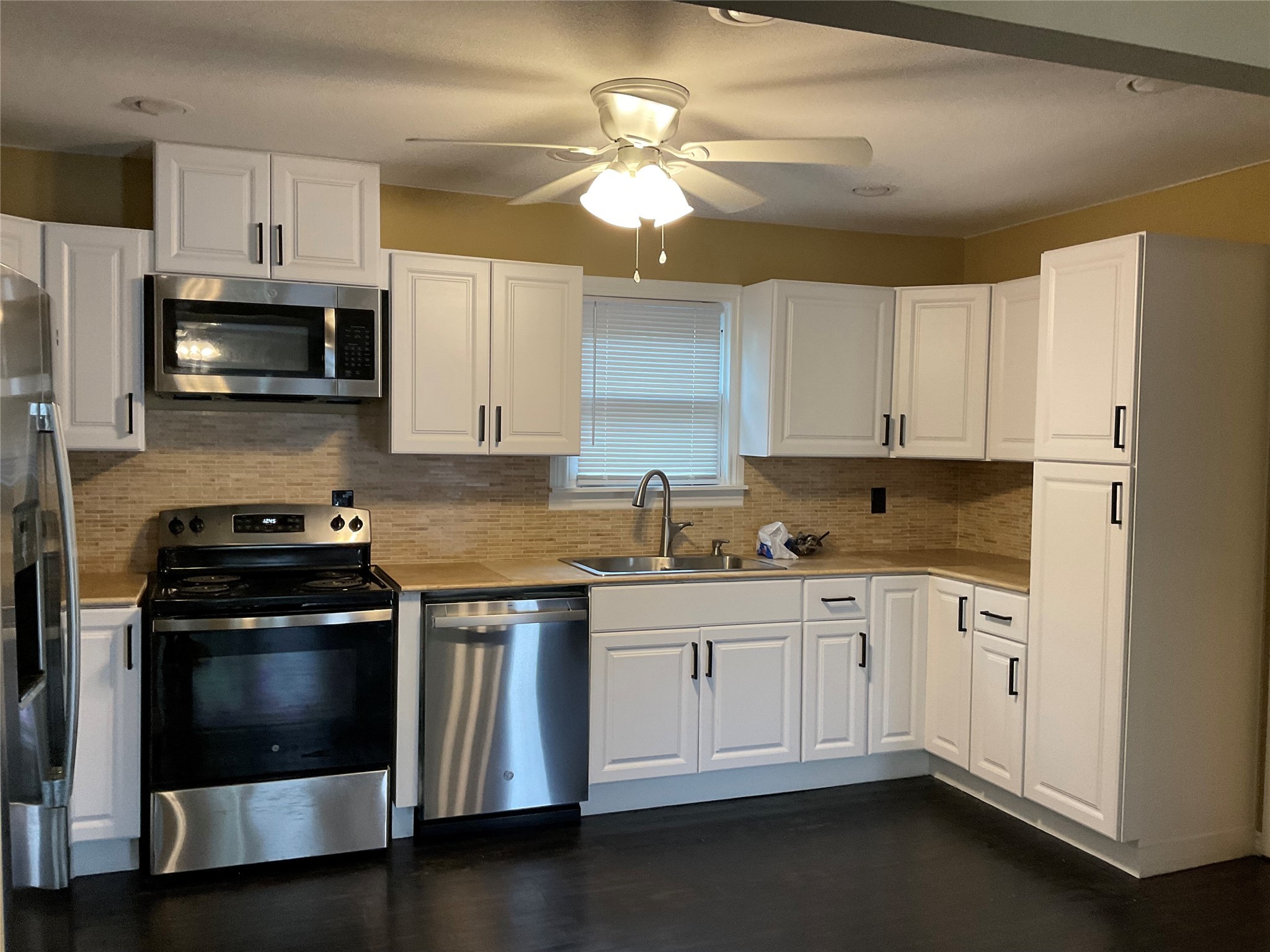 207 South George Street Victoria, TX 77901 - Photo 17 of 27