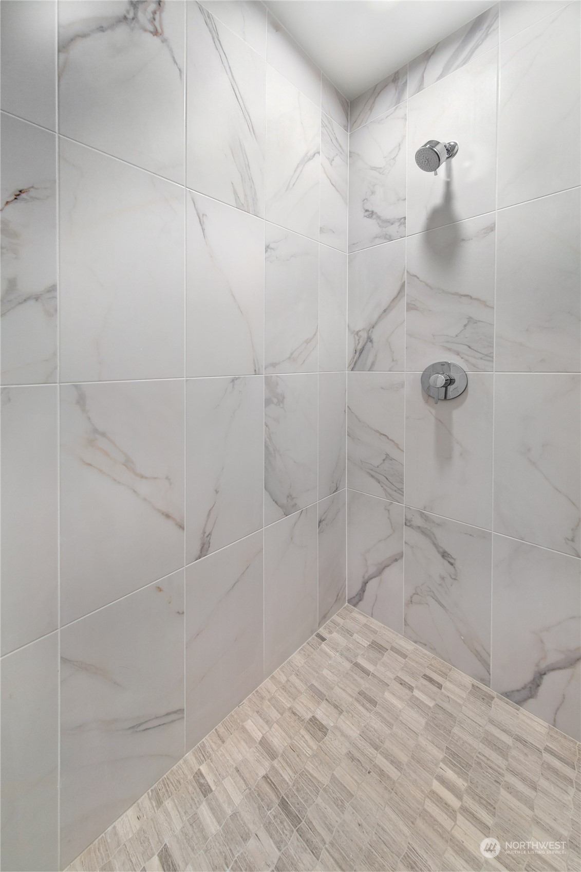 9240 20th Avenue Southwest, Unit B Seattle, WA 98106 - Photo 11 of 17