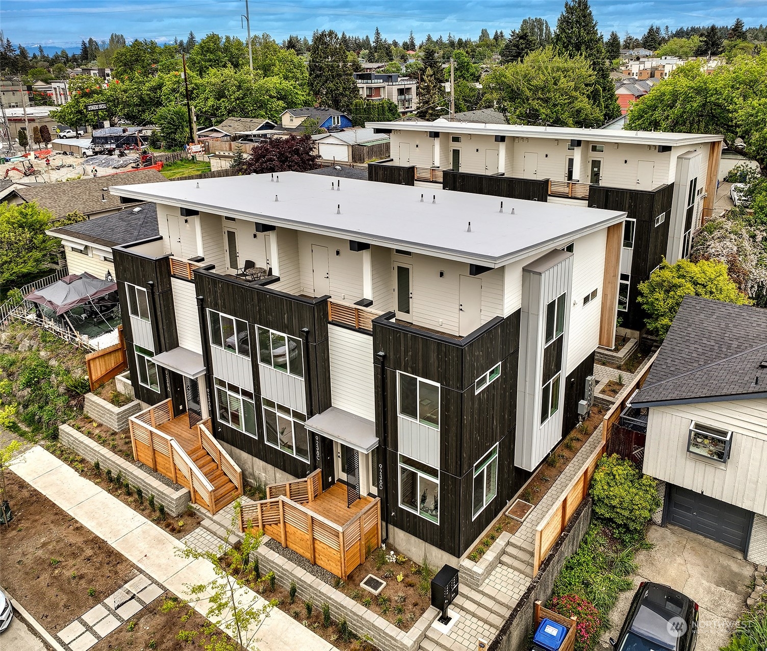 9240 20th Avenue Southwest, Unit B Seattle, WA 98106 - Photo 2 of 17