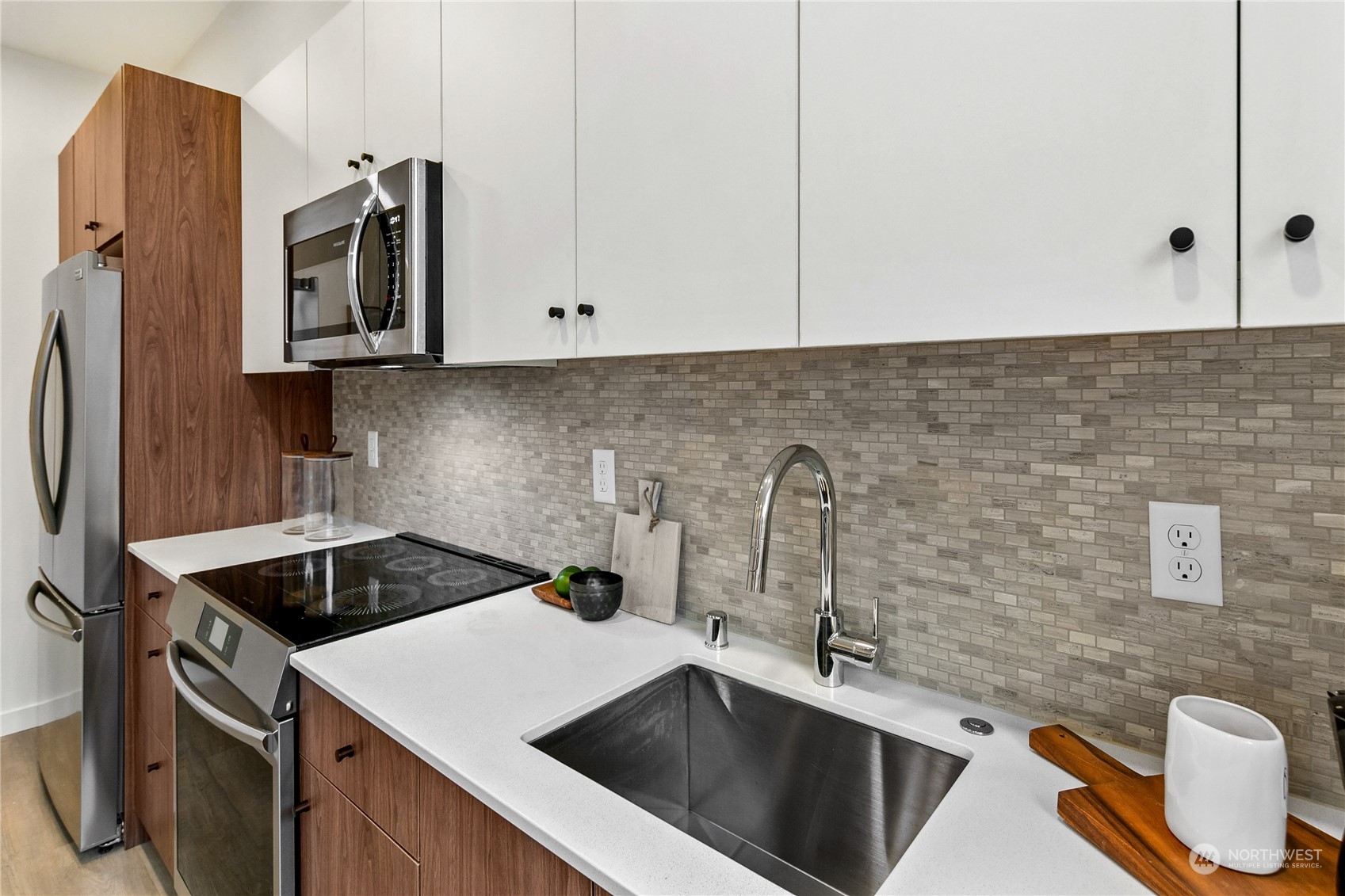 9240 20th Avenue Southwest, Unit B Seattle, WA 98106 - Photo 6 of 17