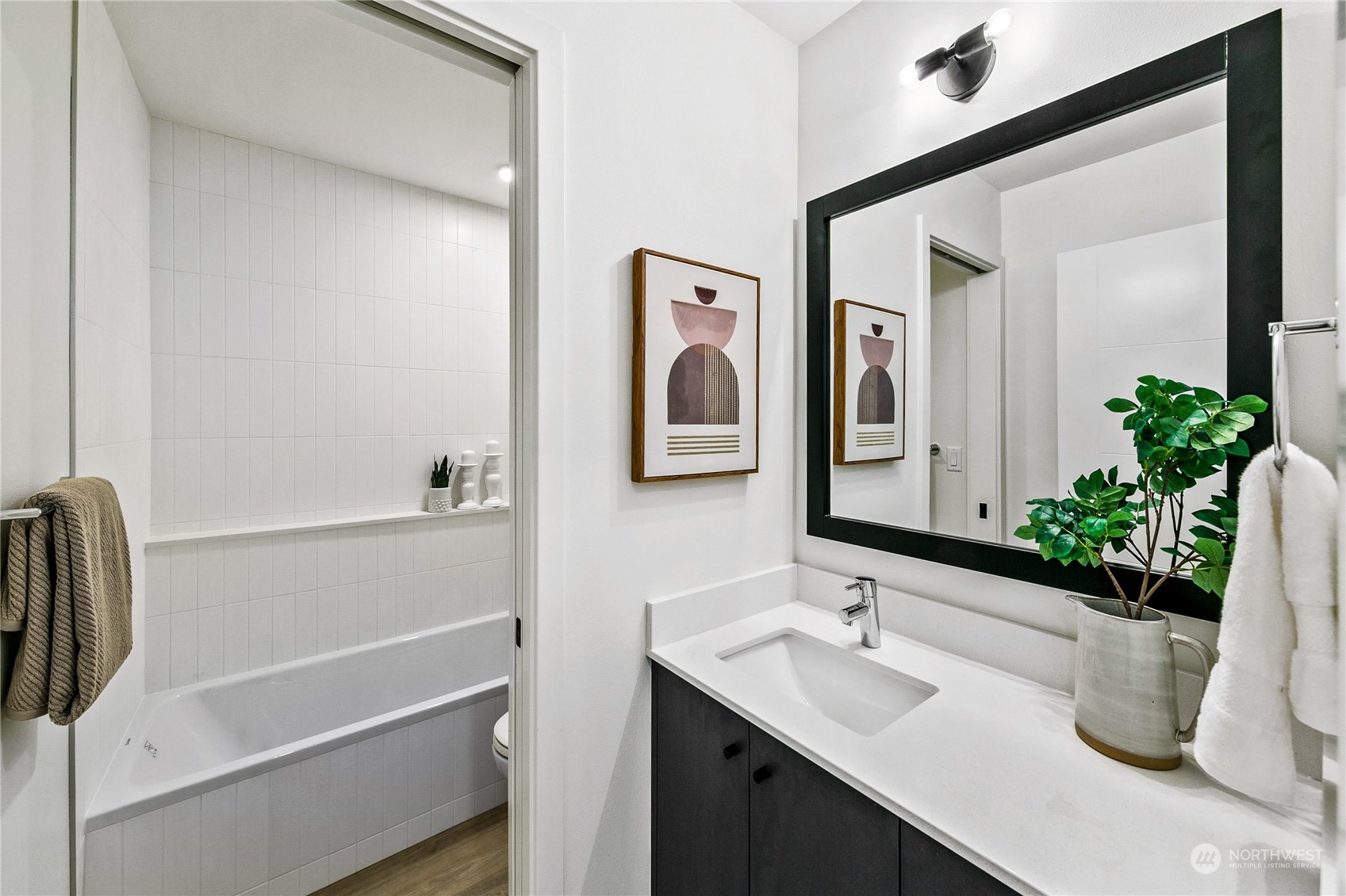 9240 20th Avenue Southwest, Unit B Seattle, WA 98106 - Photo 8 of 17