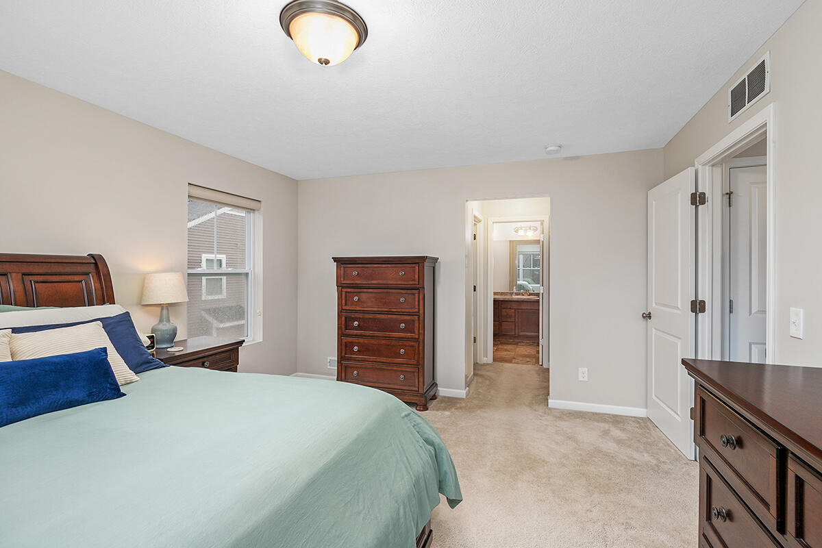 117 Rindle Bluff Portland, MI 48875 - Photo 14 of 35 Primary Suite