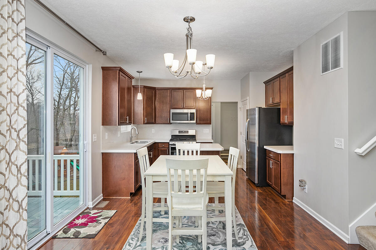 117 Rindle Bluff Portland, MI 48875 - Photo 3 of 35 Dining Area