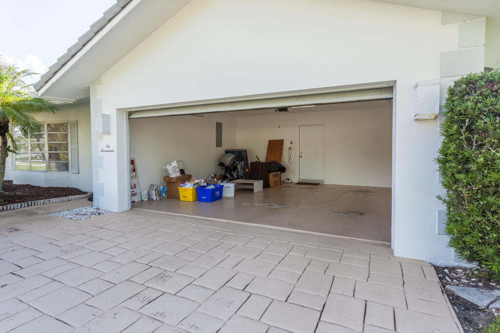 617 Northwest 11th Avenue Boca Raton, FL 33486 - Photo 14 of 17 Hunt-32
