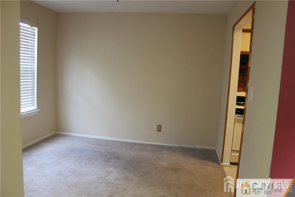 82 Keystone Court Edison, NJ 08817 - Photo 6 of 21