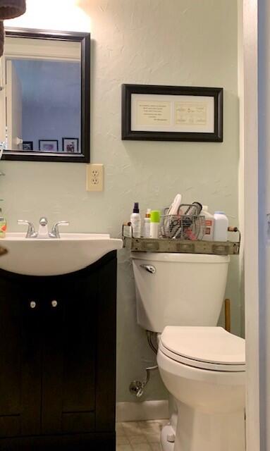 3629 Bennett Road Chattanooga, TN 37412 - Photo 13 of 14 3629 Bennett Rd Half Bath