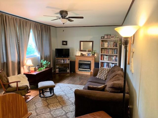 3629 Bennett Road Chattanooga, TN 37412 - Photo 3 of 14 3629 Bennett Rd Living Room 1