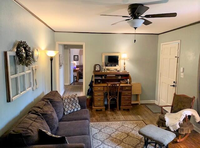 3629 Bennett Road Chattanooga, TN 37412 - Photo 4 of 14 3629 Bennett Rd Living Room 2