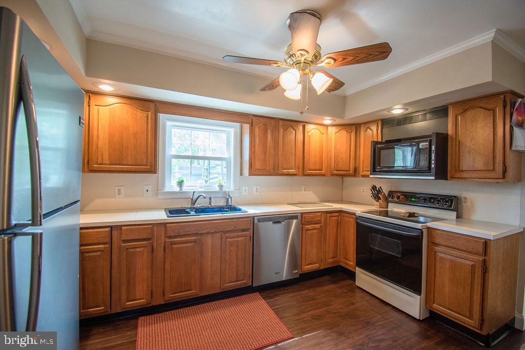 20 Rita Road Morrisville, PA 19067 - Photo 9 of 35 Kitchen