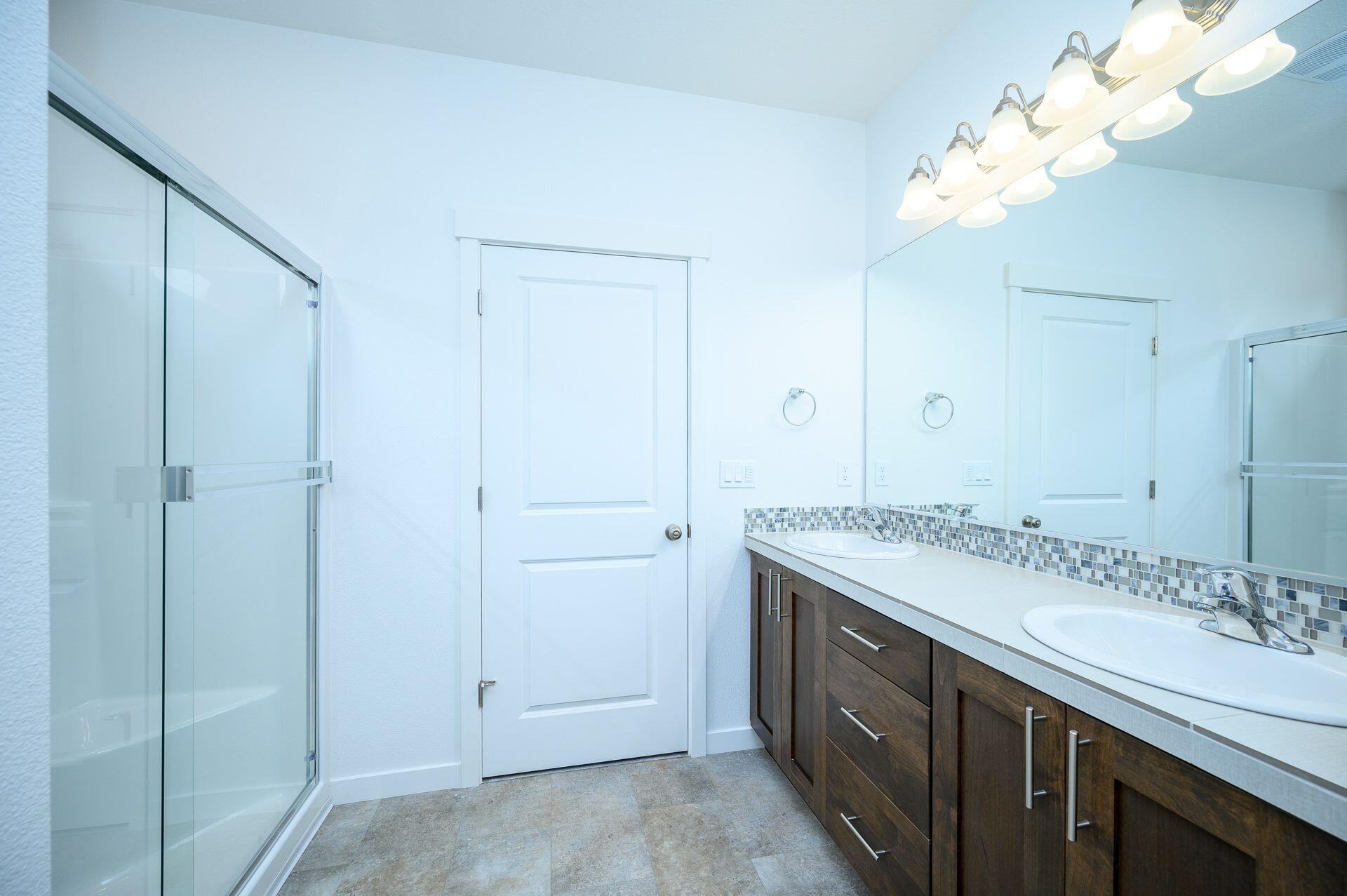 1171 Pumpkin Ridge, Unit 325 Eagle Point, OR 97524 - Photo 12 of 18 12